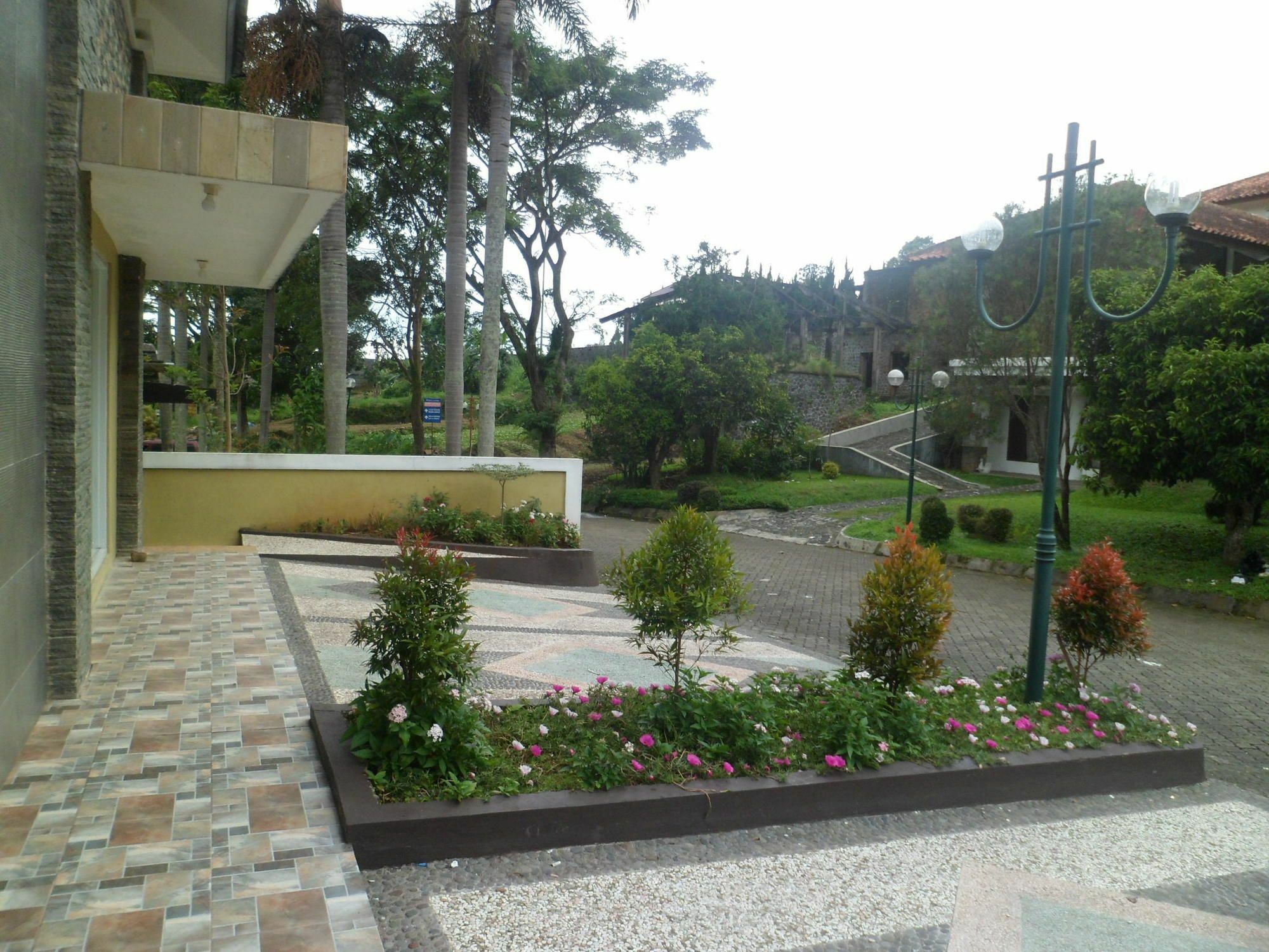 Villa Bukit Danau Cipanas (Bogor) Exterior foto