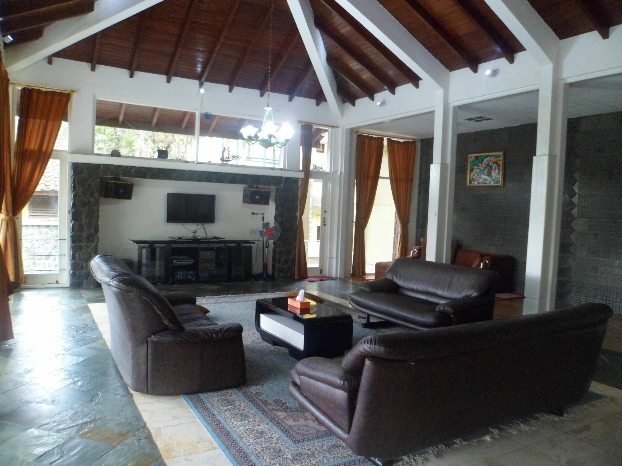 Villa Bukit Danau Cipanas (Bogor) Exterior foto