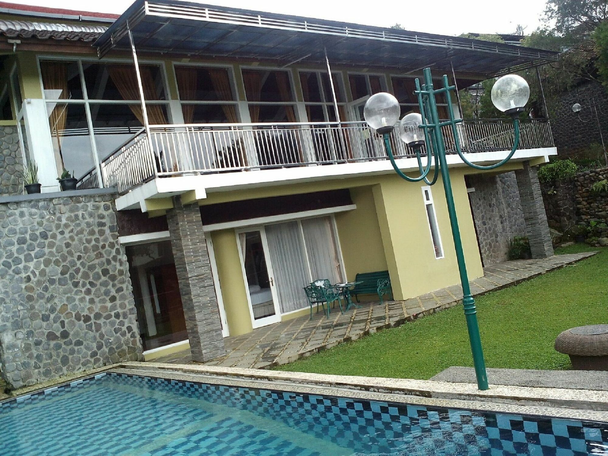 Villa Bukit Danau Cipanas (Bogor) Exterior foto