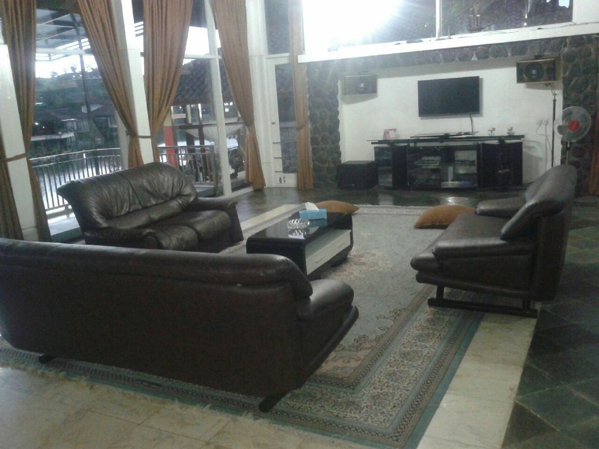 Villa Bukit Danau Cipanas (Bogor) Exterior foto