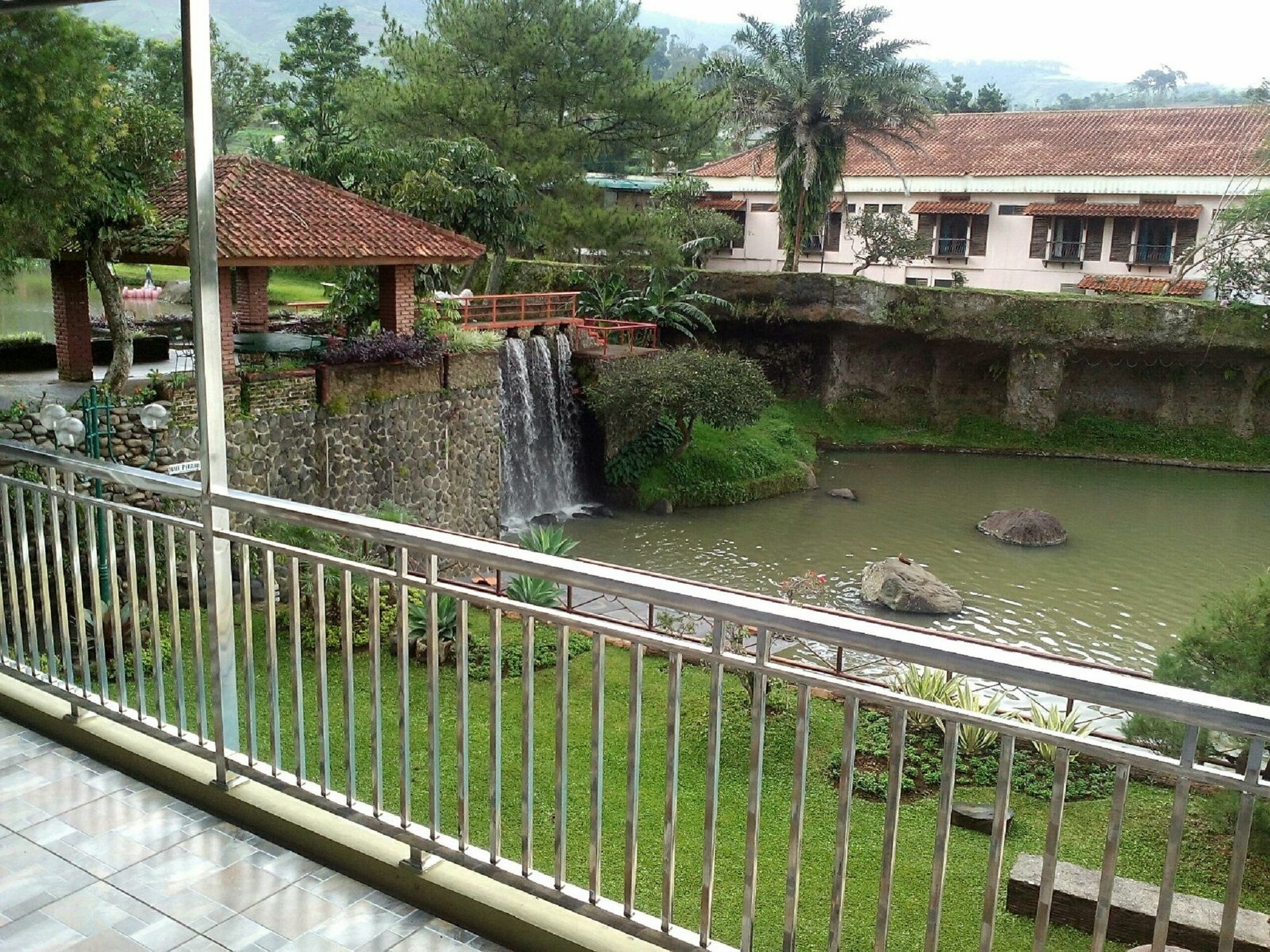 Villa Bukit Danau Cipanas (Bogor) Exterior foto